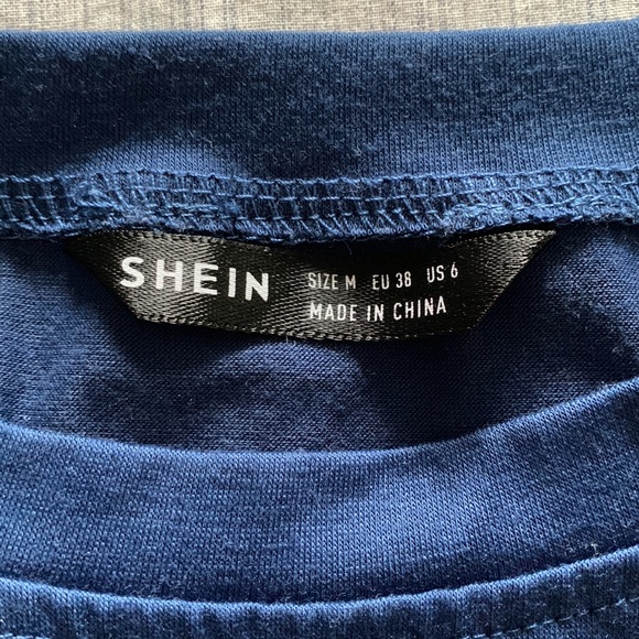 SHEIN Crop Top with Adjustable Ruching - Picture 4 of 4